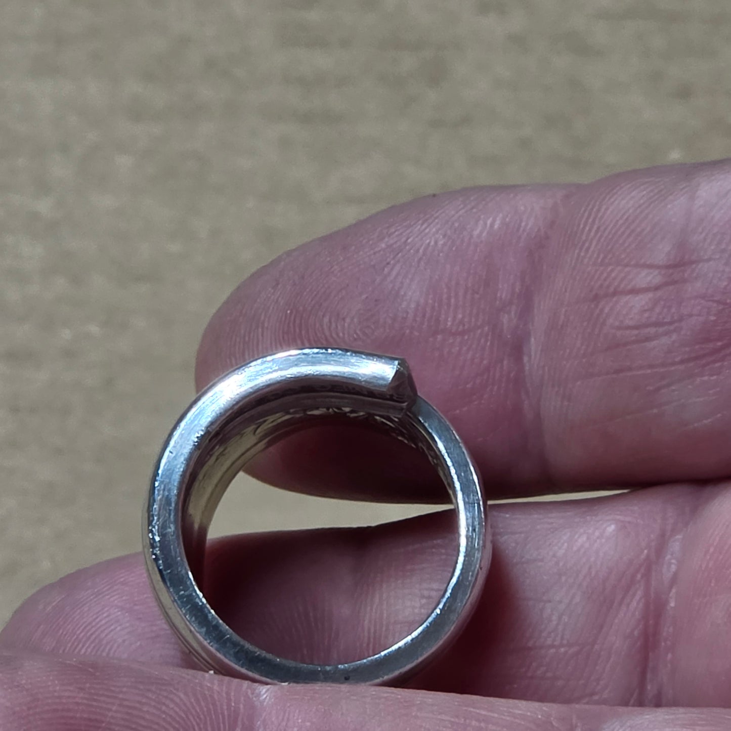 Triumph Pattern Spiral Spoon Ring - Size 8