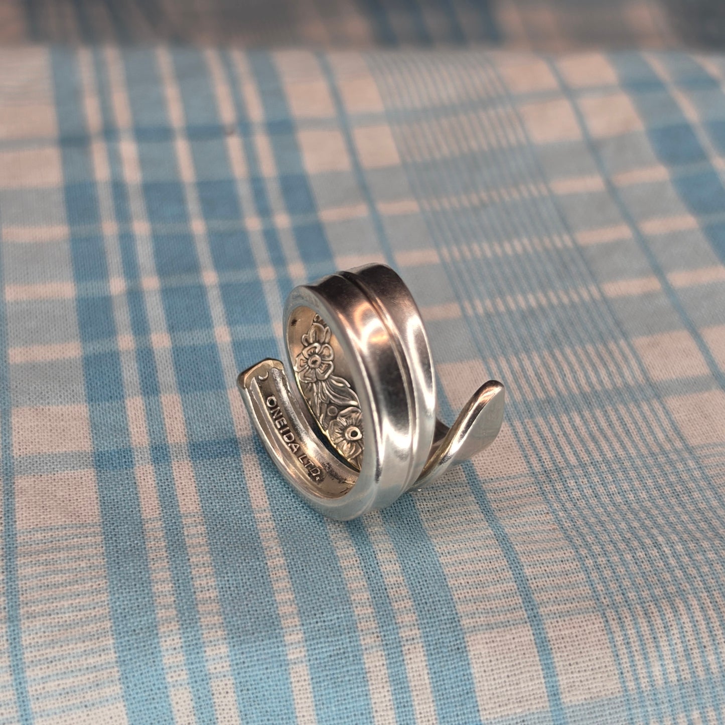 Lilac Time (1957) Silver Plate Pattern Spiral Spoon ring - 9.5