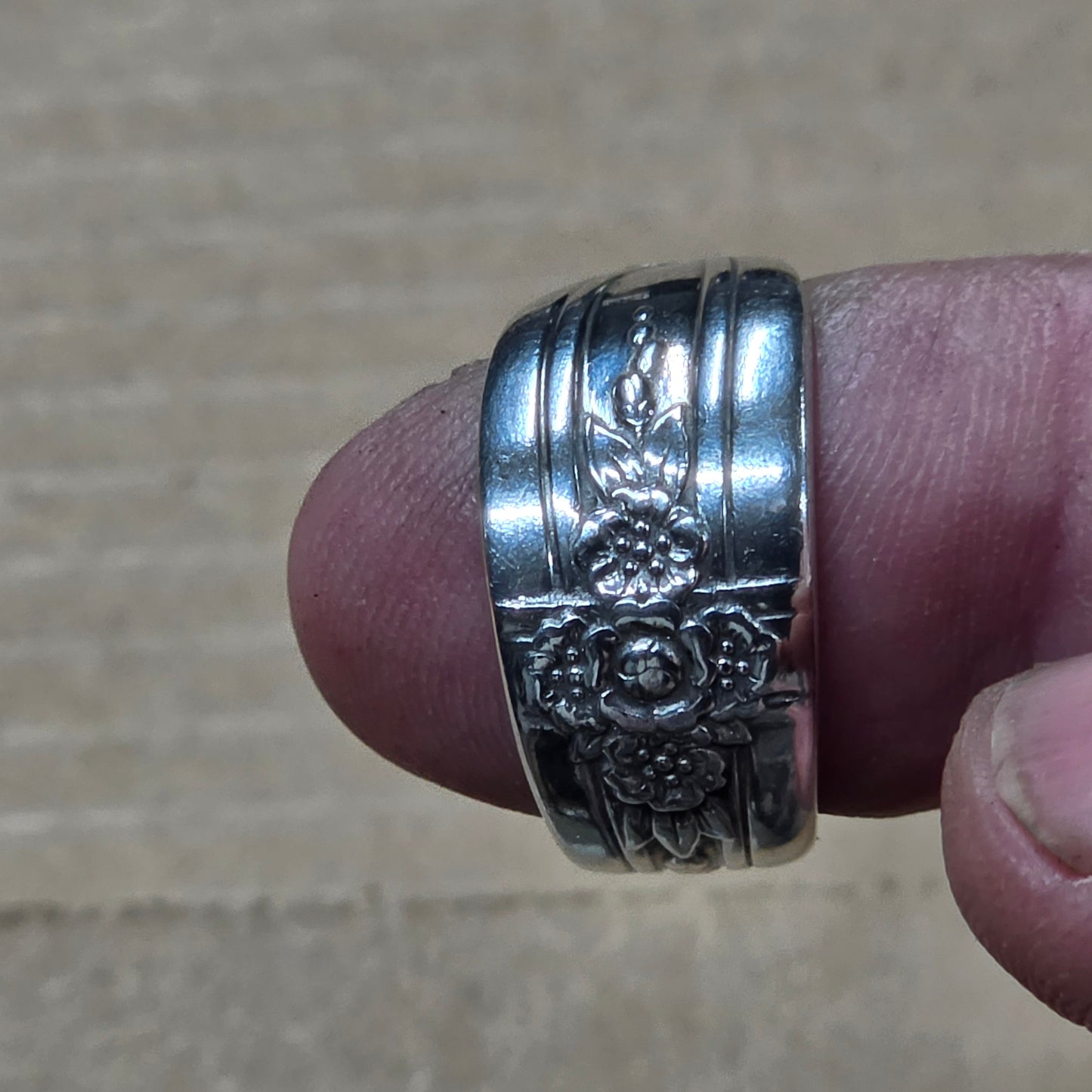 Triumph Pattern Spoon Ring - Size 9.5