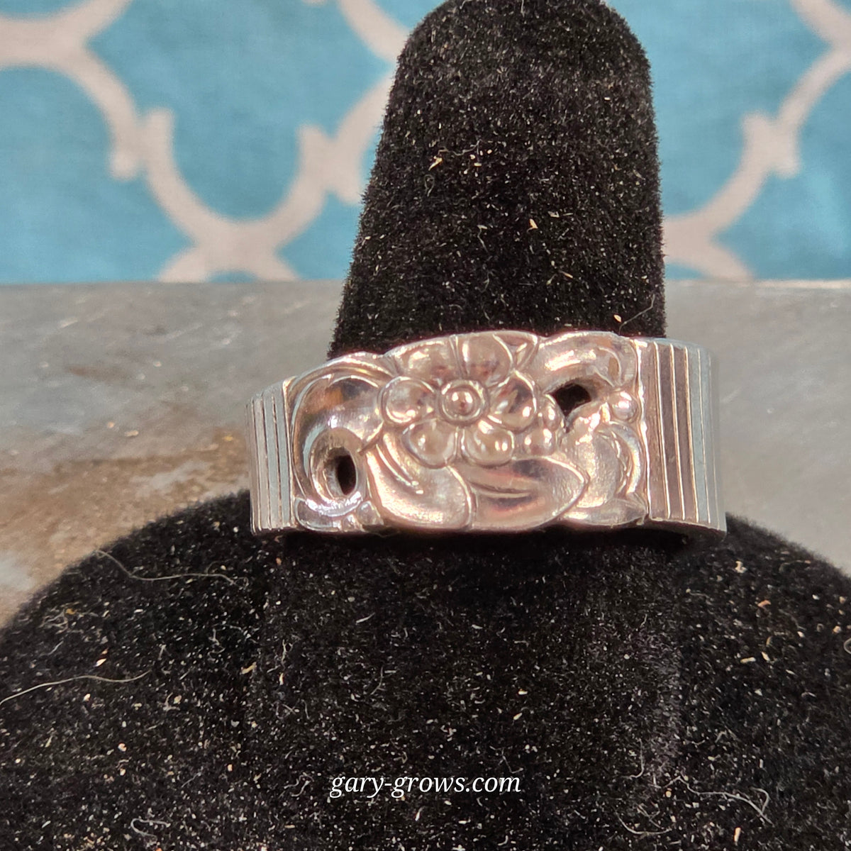 Morning Star (1948) Spoon Band Ring