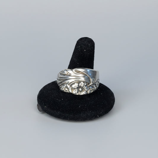 Evening Star Pattern Spoon Ring - Size 12