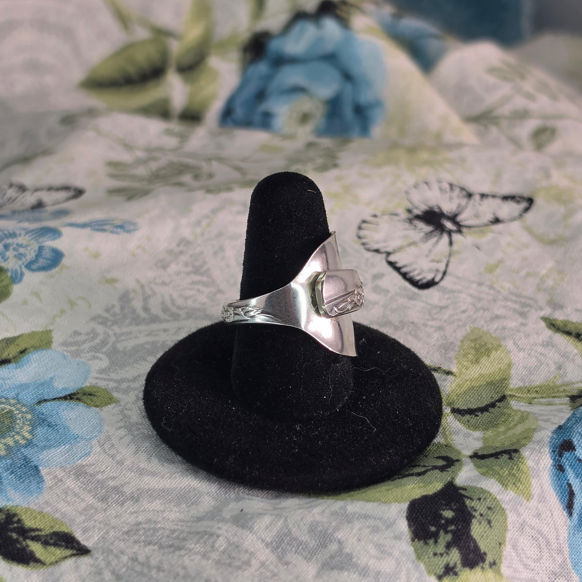 Lilac Time pattern (1957) Silver Plate Shield Ring - Size 8.5