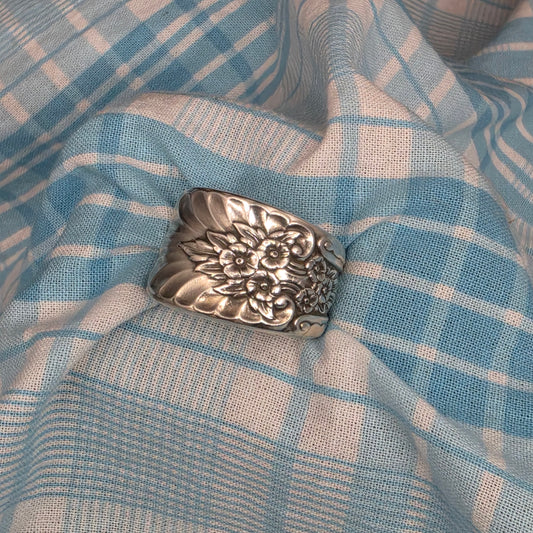 Riviera Revisited Pattern Band Spoon ring - Size 9.5