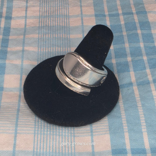 Adoration (1930) Pattern Spiral Spoon ring - Size 10