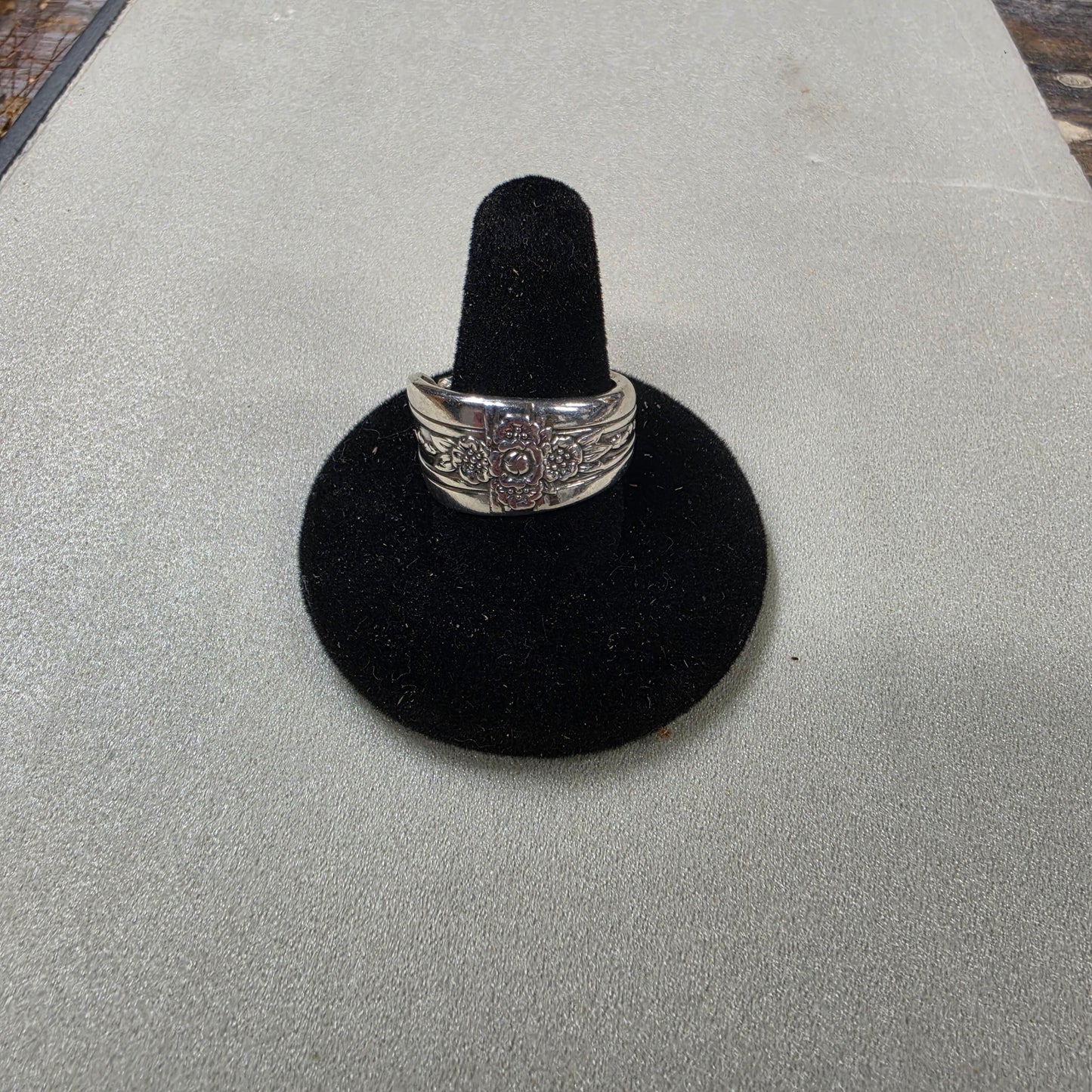 Triumph Pattern Spoon Ring