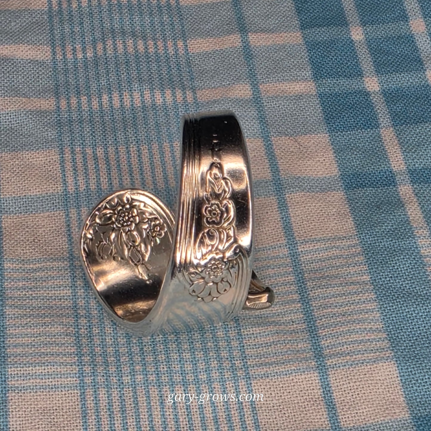 Youth (1940) Pattern Spiral Spoon ring - Size 9