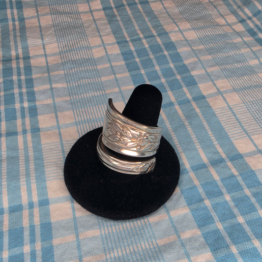 Rosalie (1938) Pattern Spiral Spoon ring - Size 11