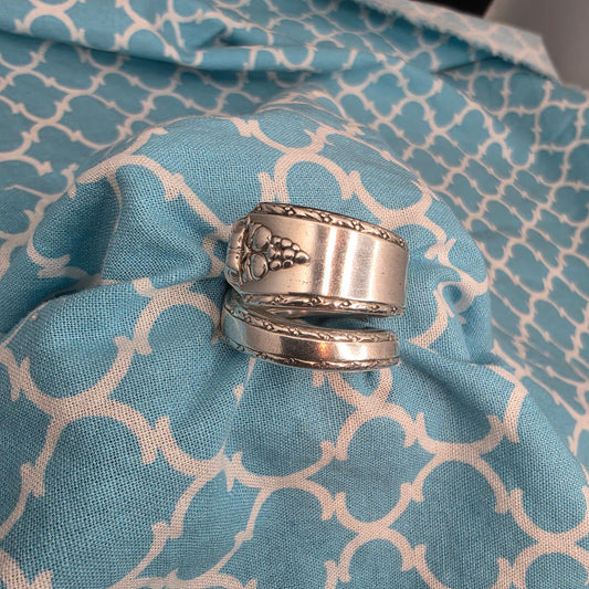 Bordeaux Pattern (1945) Spoon Spiral ring - Size 12