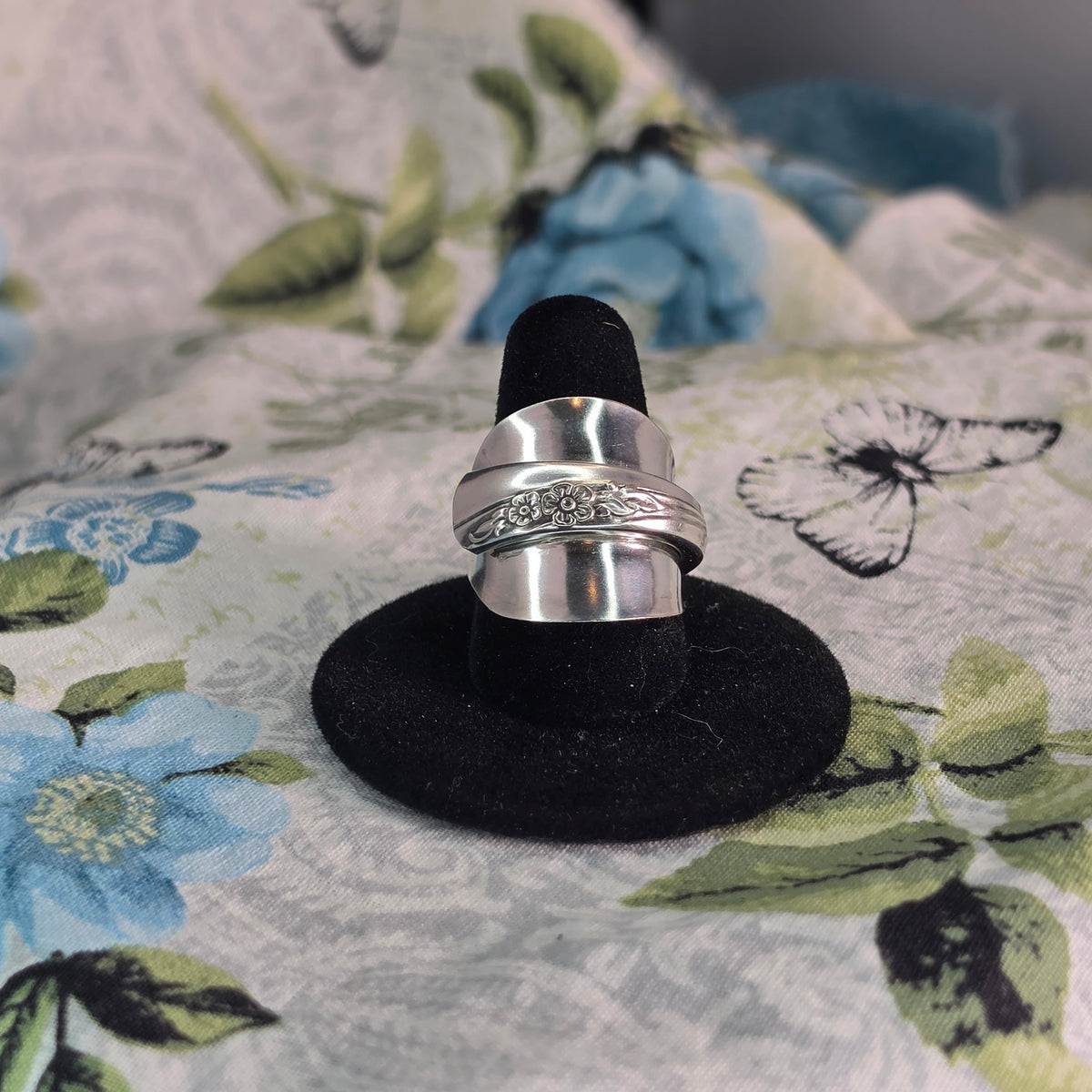 Lilac Time pattern (1957) Silver Plate Shield Ring - Size 8.5