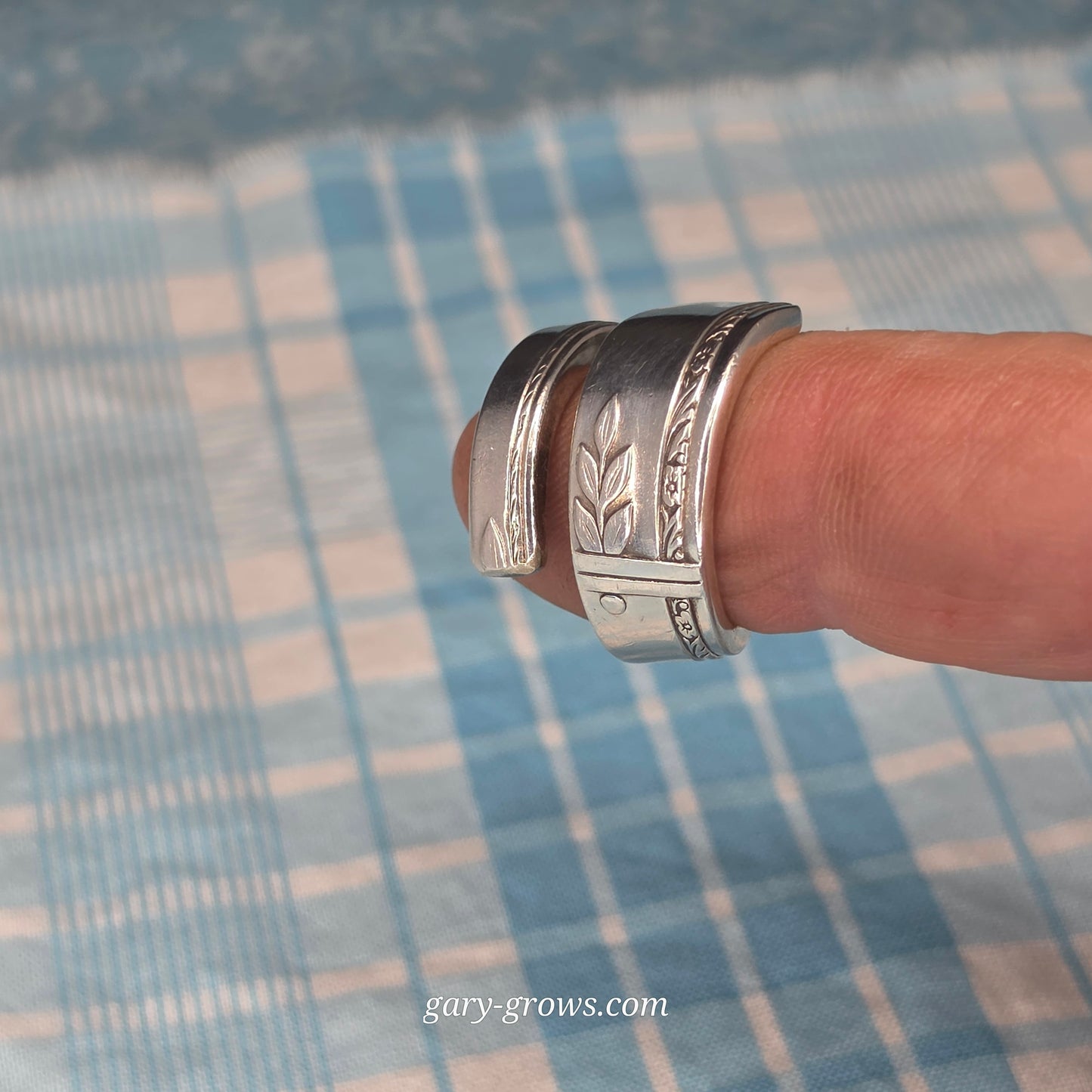 Grenoble (1938) Pattern Spiral Spoon ring - Size 9