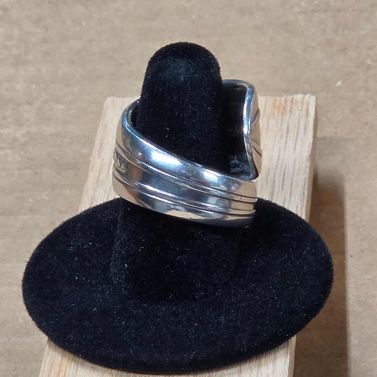 Triumph Pattern Spiral Spoon Ring - Size 8