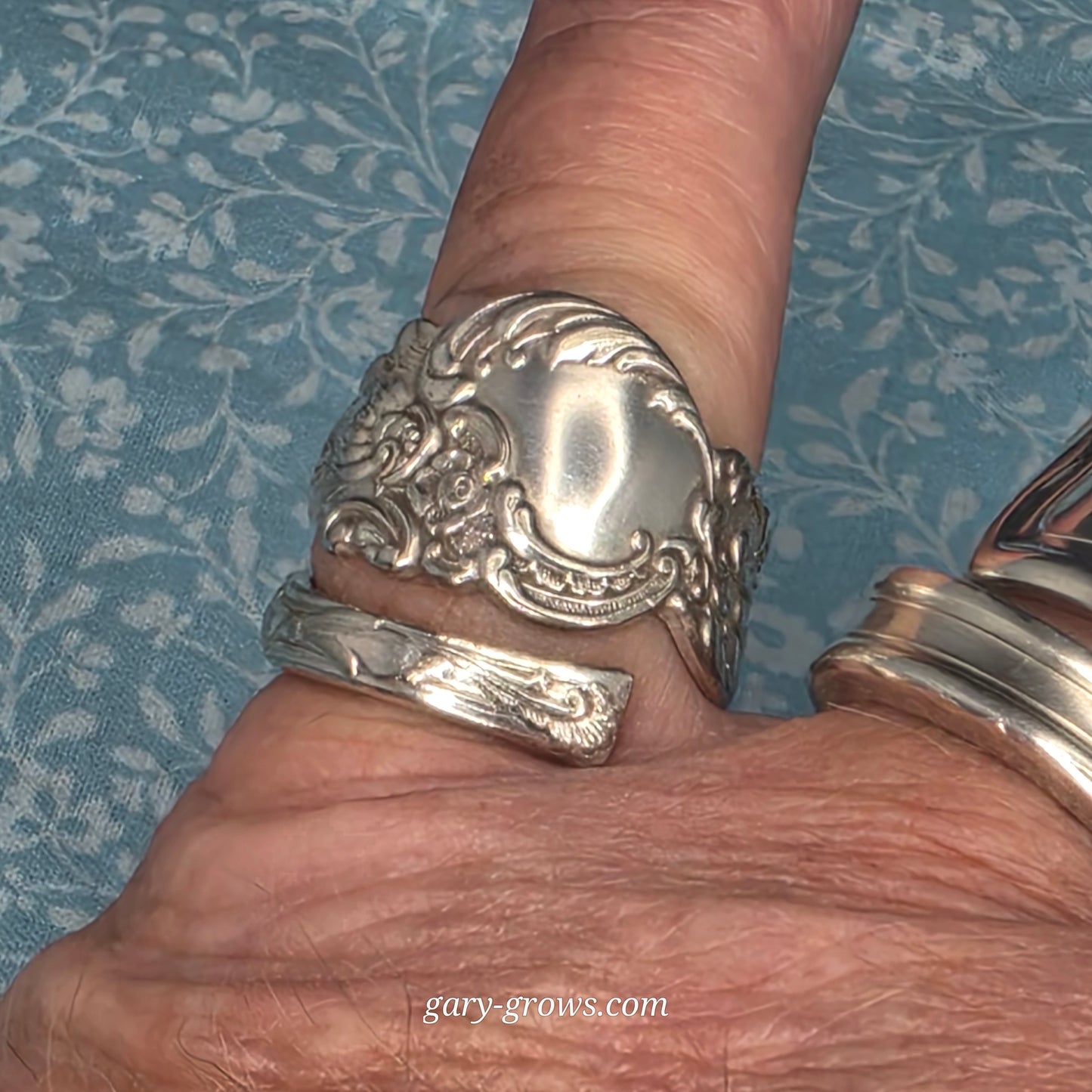 Columbia (1893) Pattern Spiral Spoon ring - Size 10