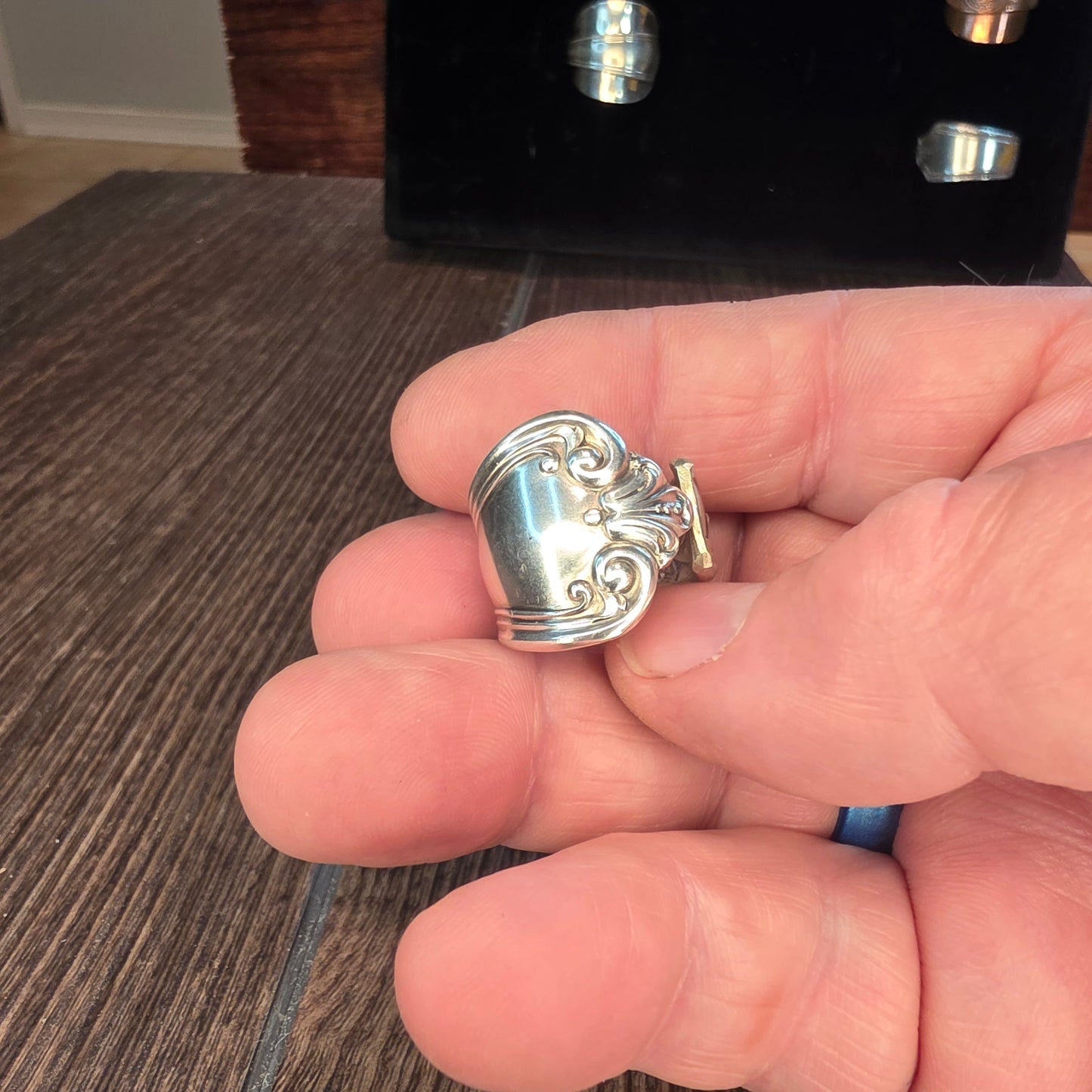 Vintage Valley Rose Pattern Spoon Ring - Size 9.5