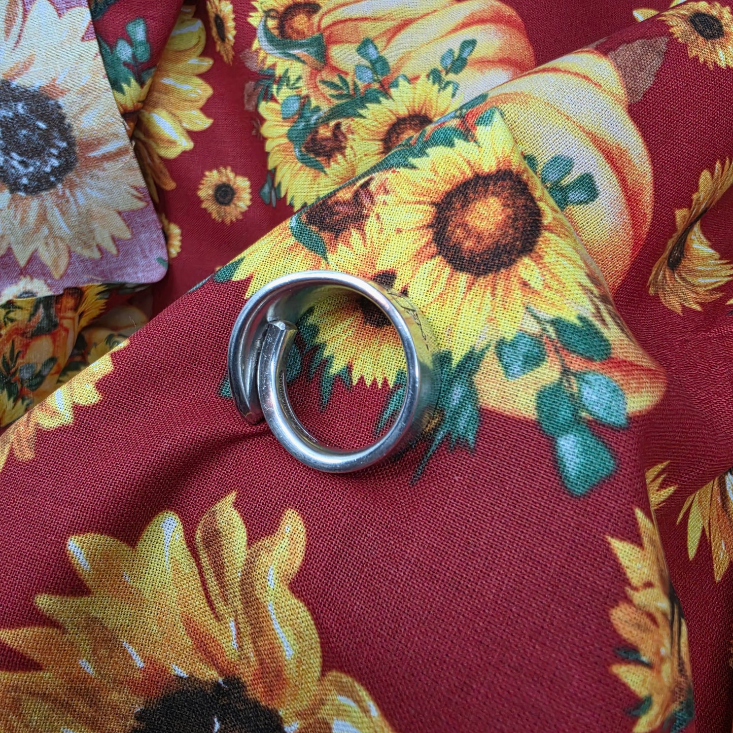 Bird of Paradise Pattern Tucked Spoon ring - Size 10