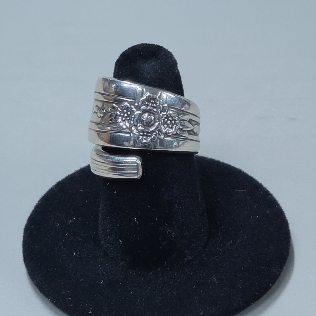 Triumph Pattern Spiral Spoon Ring - Size 6