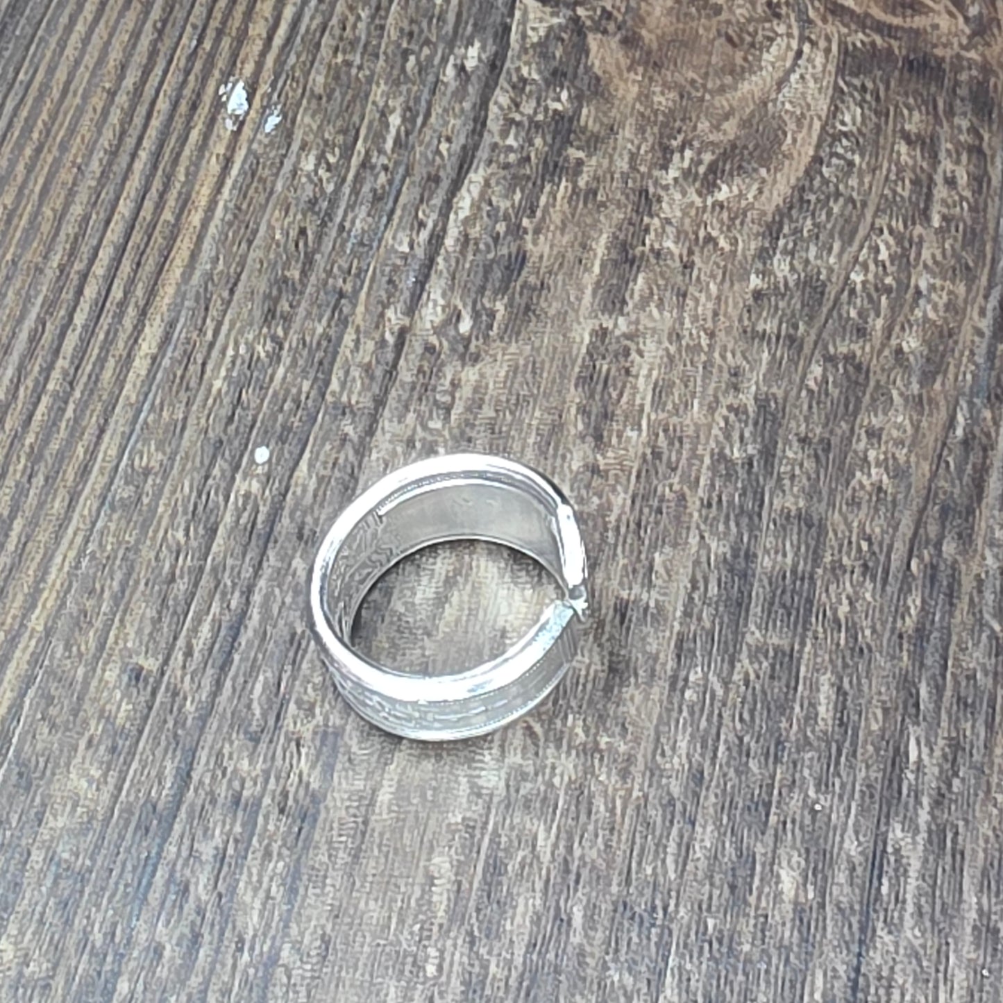 Ancestry Pattern Silver Plate Band Ring - Size 12.5