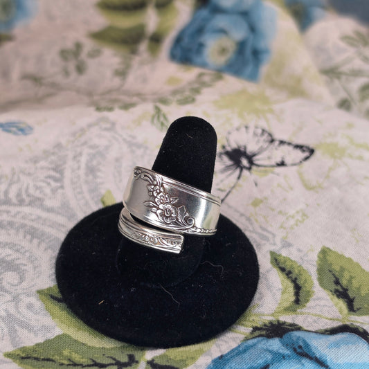 Vintage Silver Plate Floral Pattern Spiral Spoon ring - Size 10