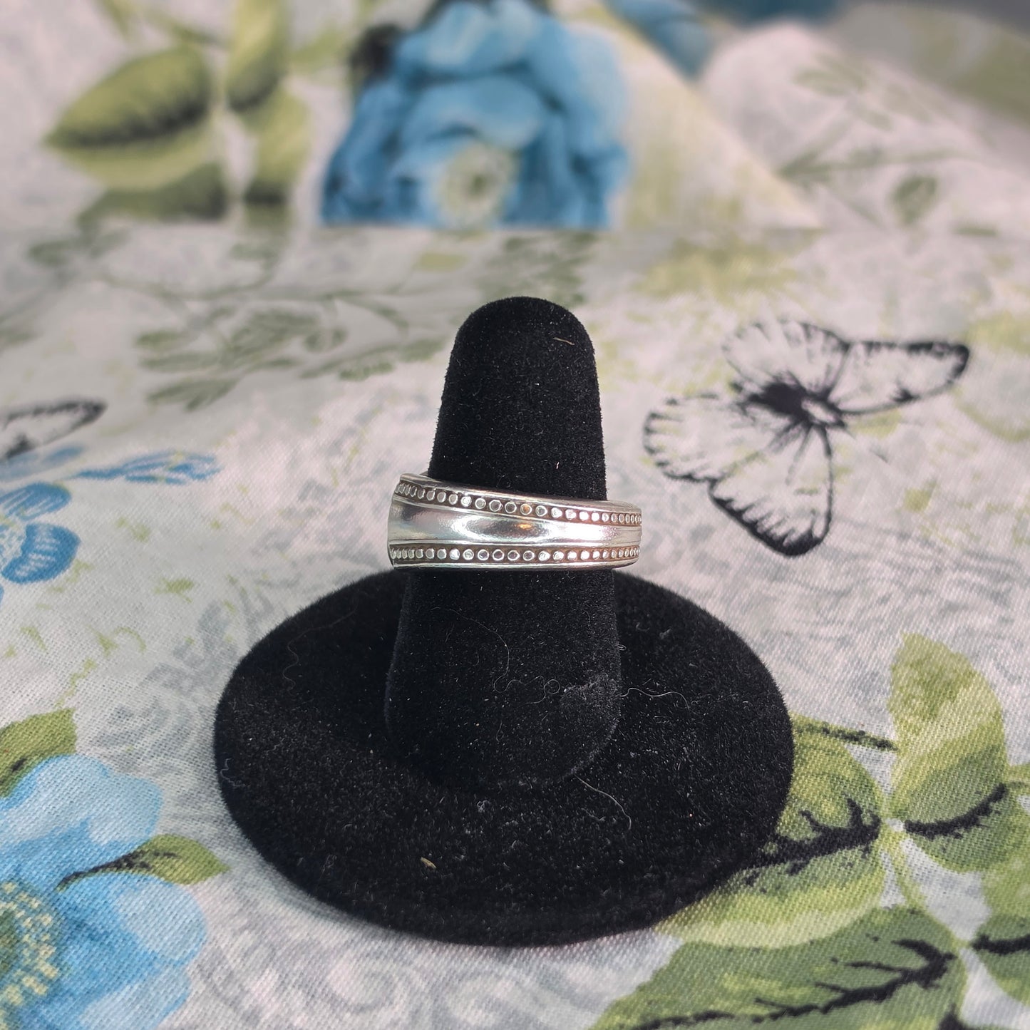 Beautiful Band Spoon Ring - Size 6.5