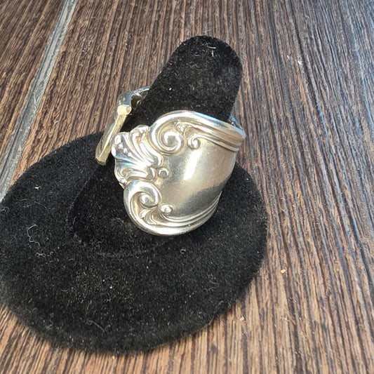 Vintage Valley Rose Pattern Spoon Ring - Size 9.5