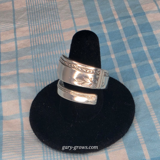 Grenoble (1938) Pattern Spiral Spoon ring - Size 9