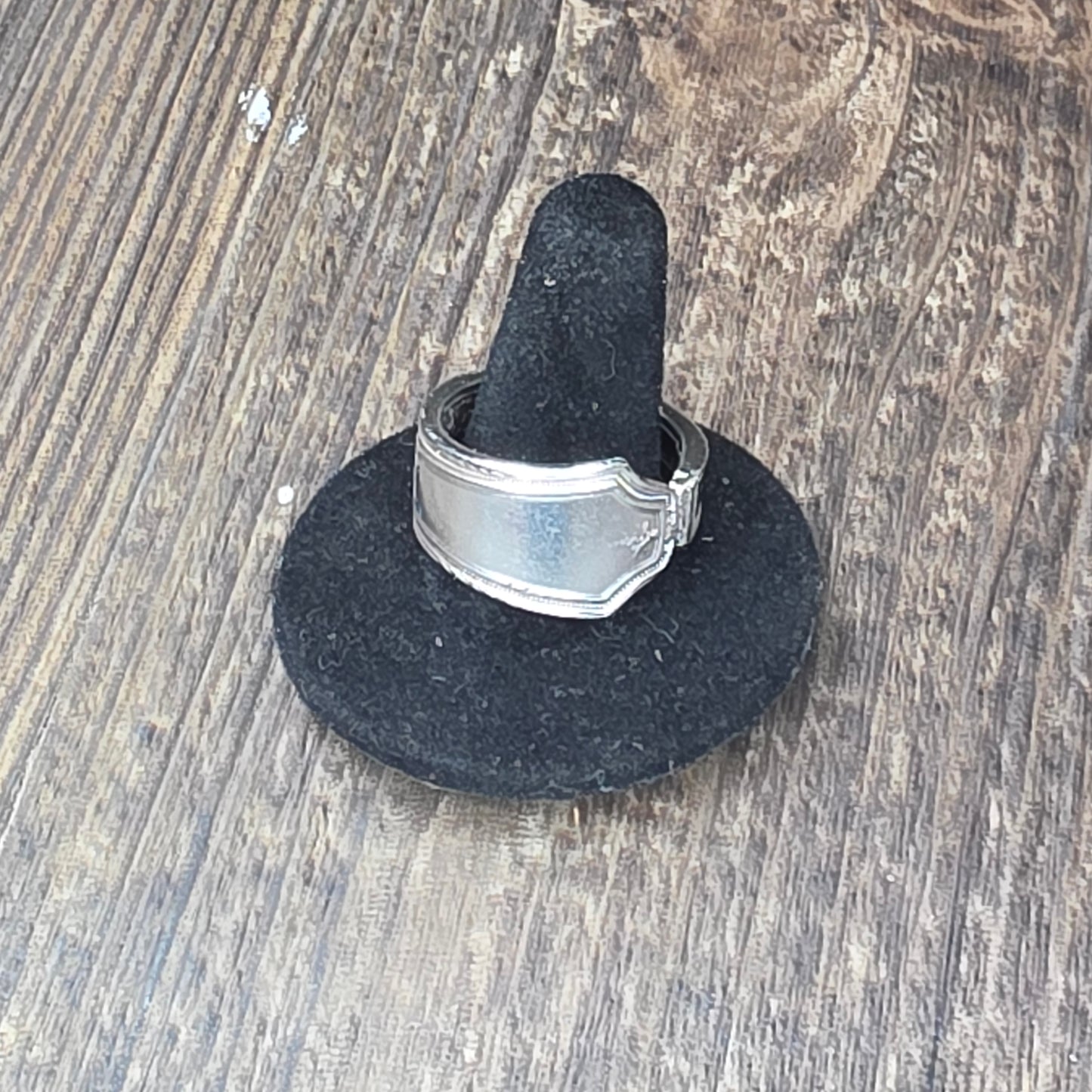 Ancestry Pattern Silver Plate Band Ring - Size 12.5