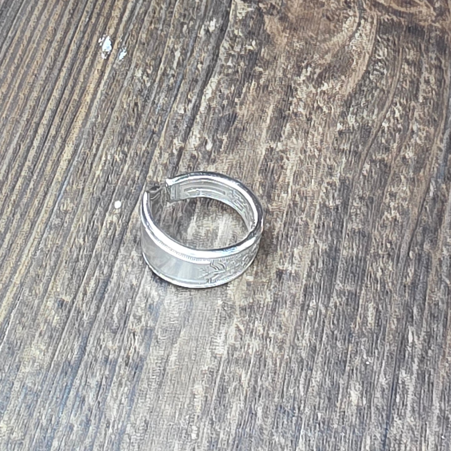 Ancestry Pattern Silver Plate Band Ring - Size 12.5
