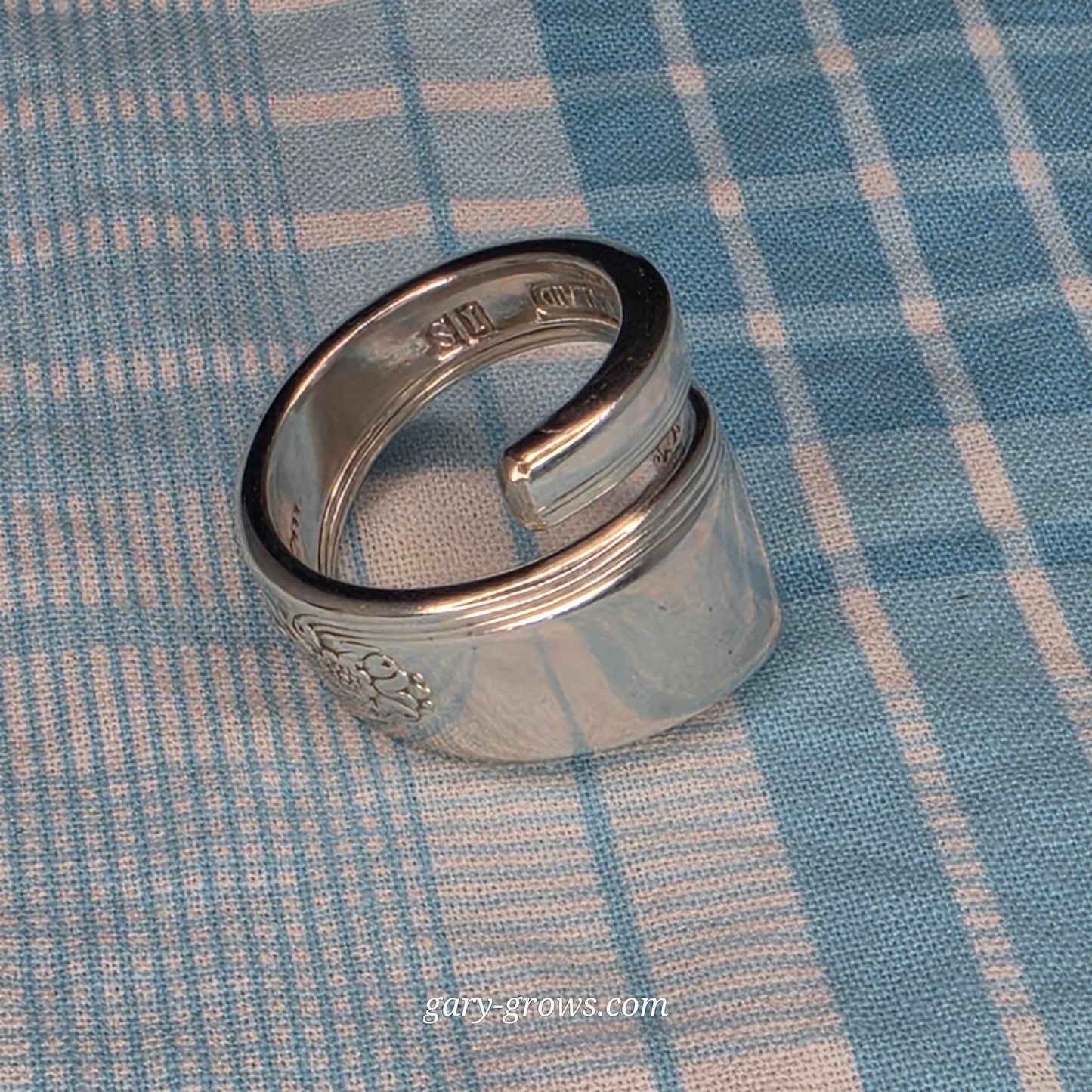 Youth (1940) Pattern Spiral Spoon ring - Size 9