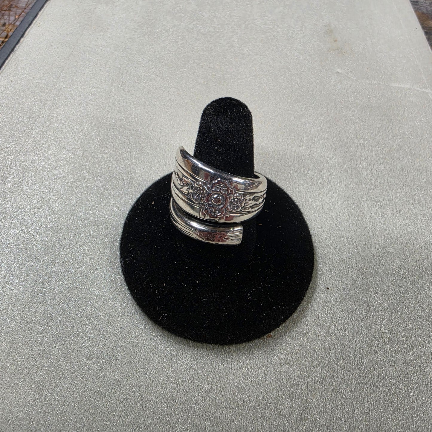 Triumph Pattern Spoon Ring