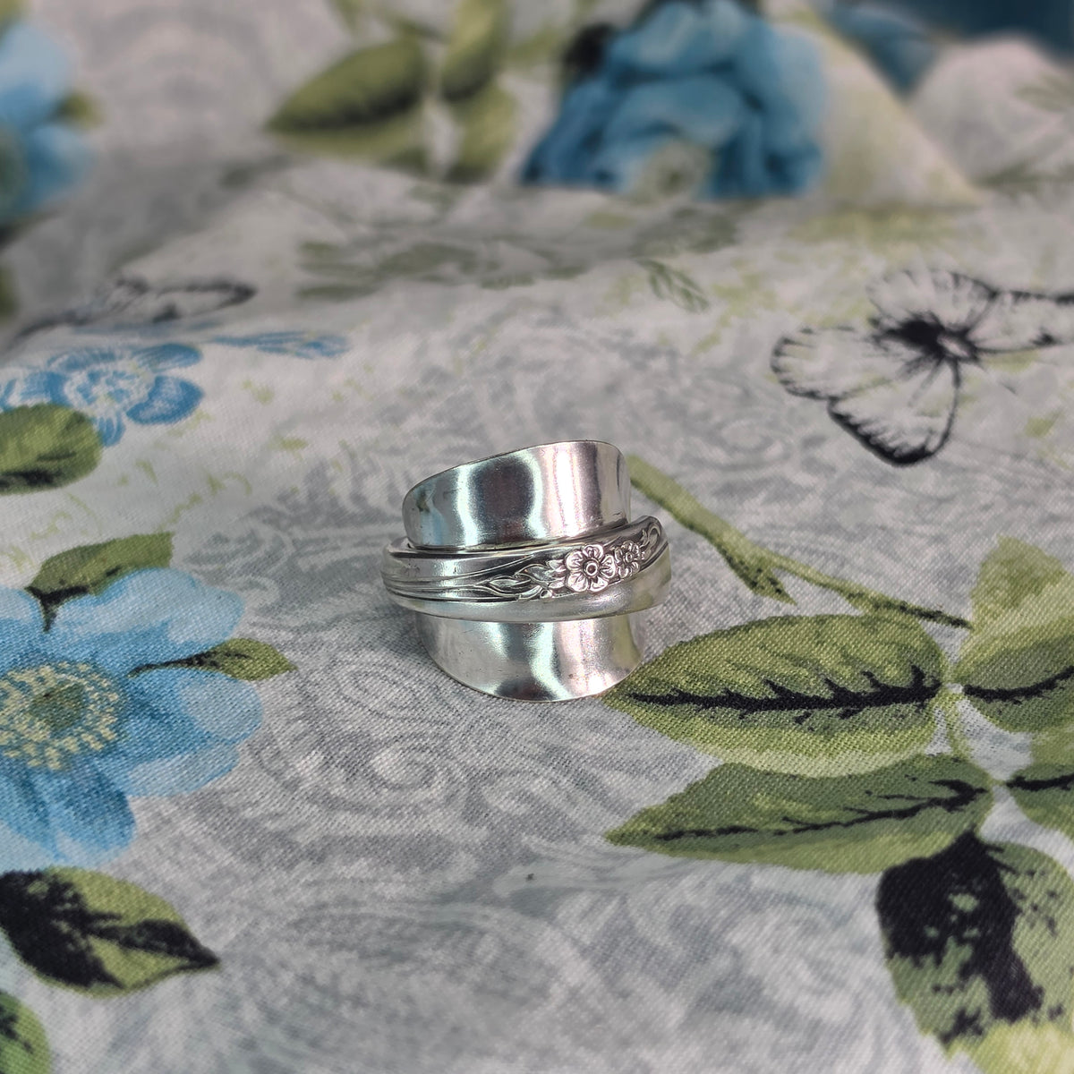 Lilac Time pattern (1957) Silver Plate Shield Ring - Size 8.5