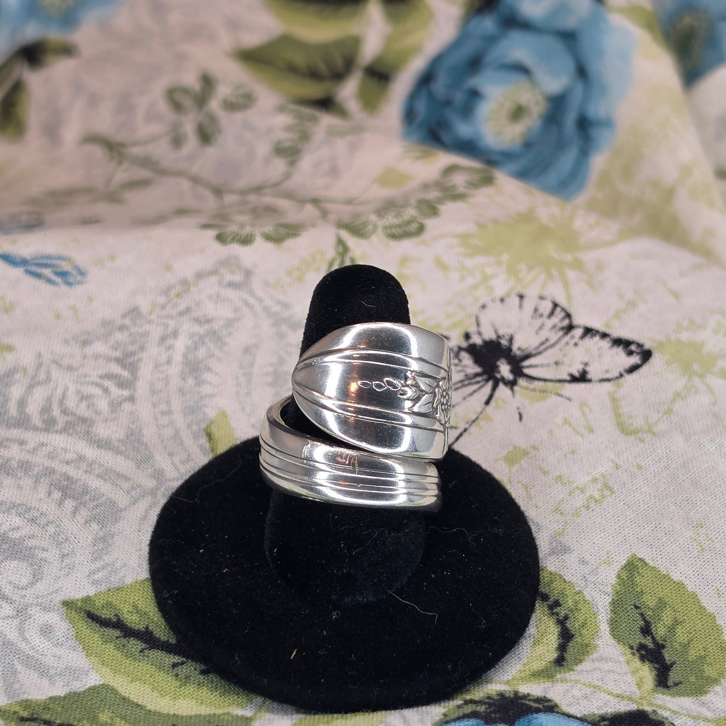 Vintage Triumph (1941) Silver Plate Pattern Spiral Spoon ring - 8